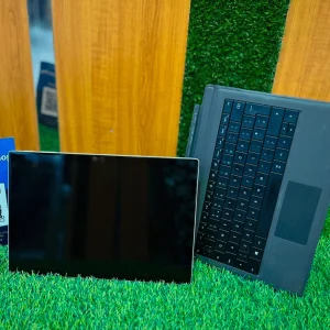Microsoft Surface pro 4 6th Gen